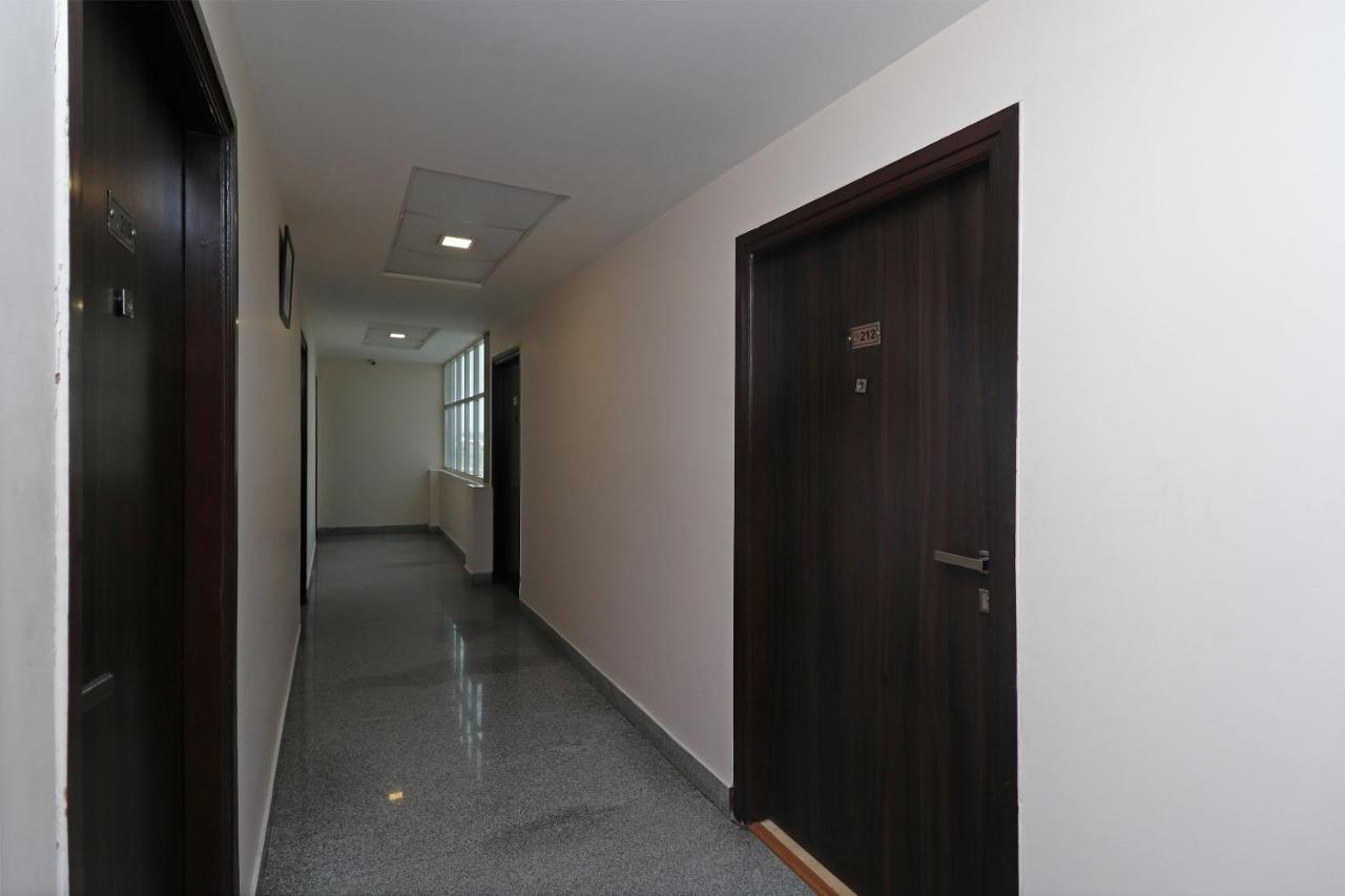 Oyo 29382 Golden Laurel Inn Deoria Extérieur photo