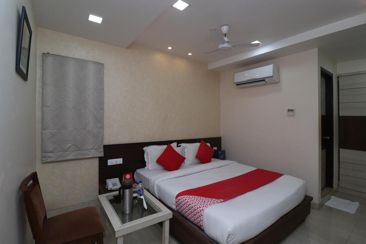 Oyo 29382 Golden Laurel Inn Deoria Extérieur photo